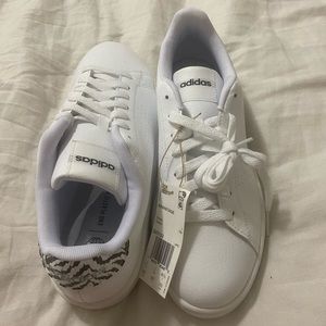 Adidas Advantage Women's Sneakers size 8.5